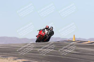 media/Dec-01-2025-Moto Forza (Mon) [[2daa91e15f]]/2-Intermediate Group/Session 2 (Turns 9 and 10)/